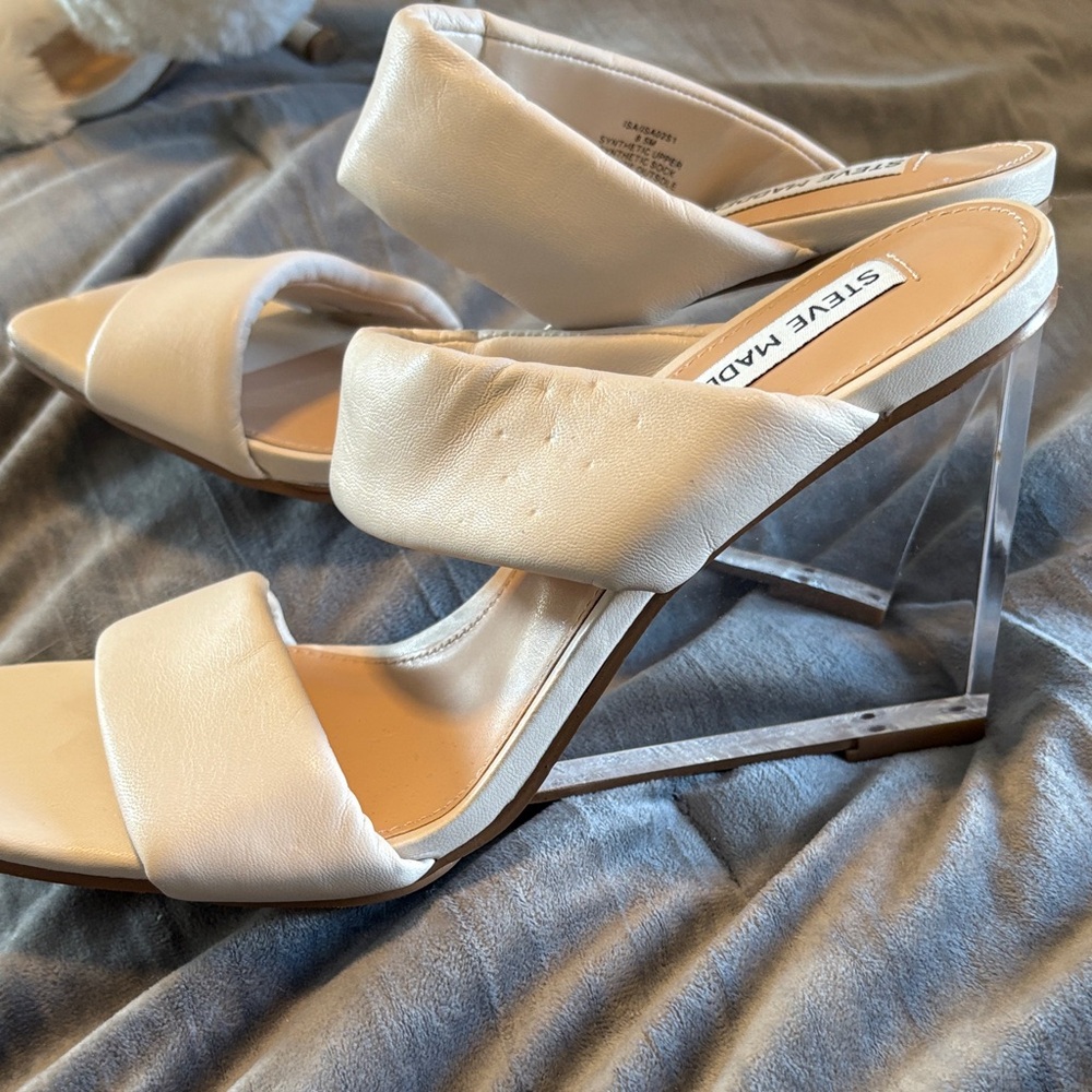 NWOB Steve Madden Isa Cream Heeled Sandals sz 8.5